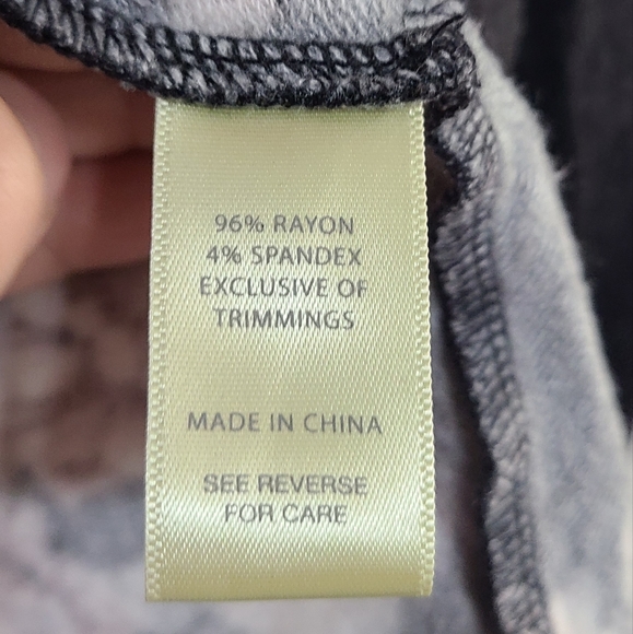 Fade by BKE Women's Floral Top Size M - Picture 5 of 5